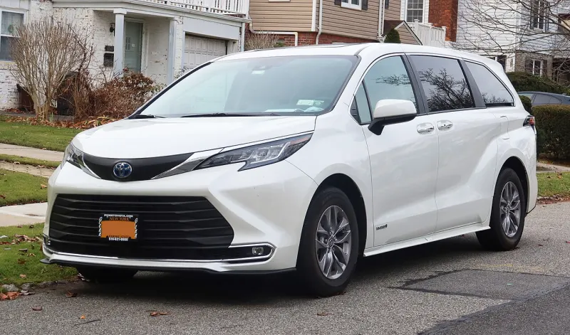 Toyota Sienna Platinum AWD Hybrid